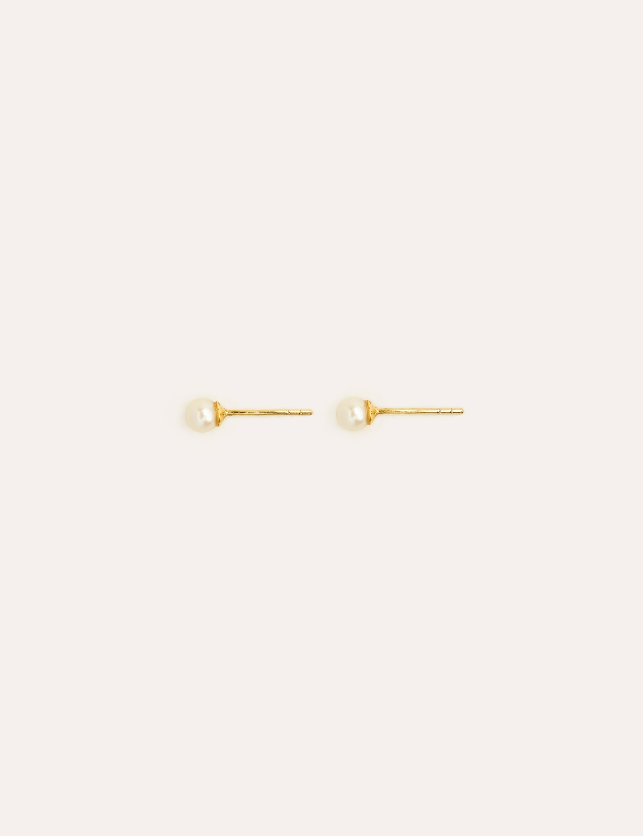 Pearl Stud Earrings in gold vermeil