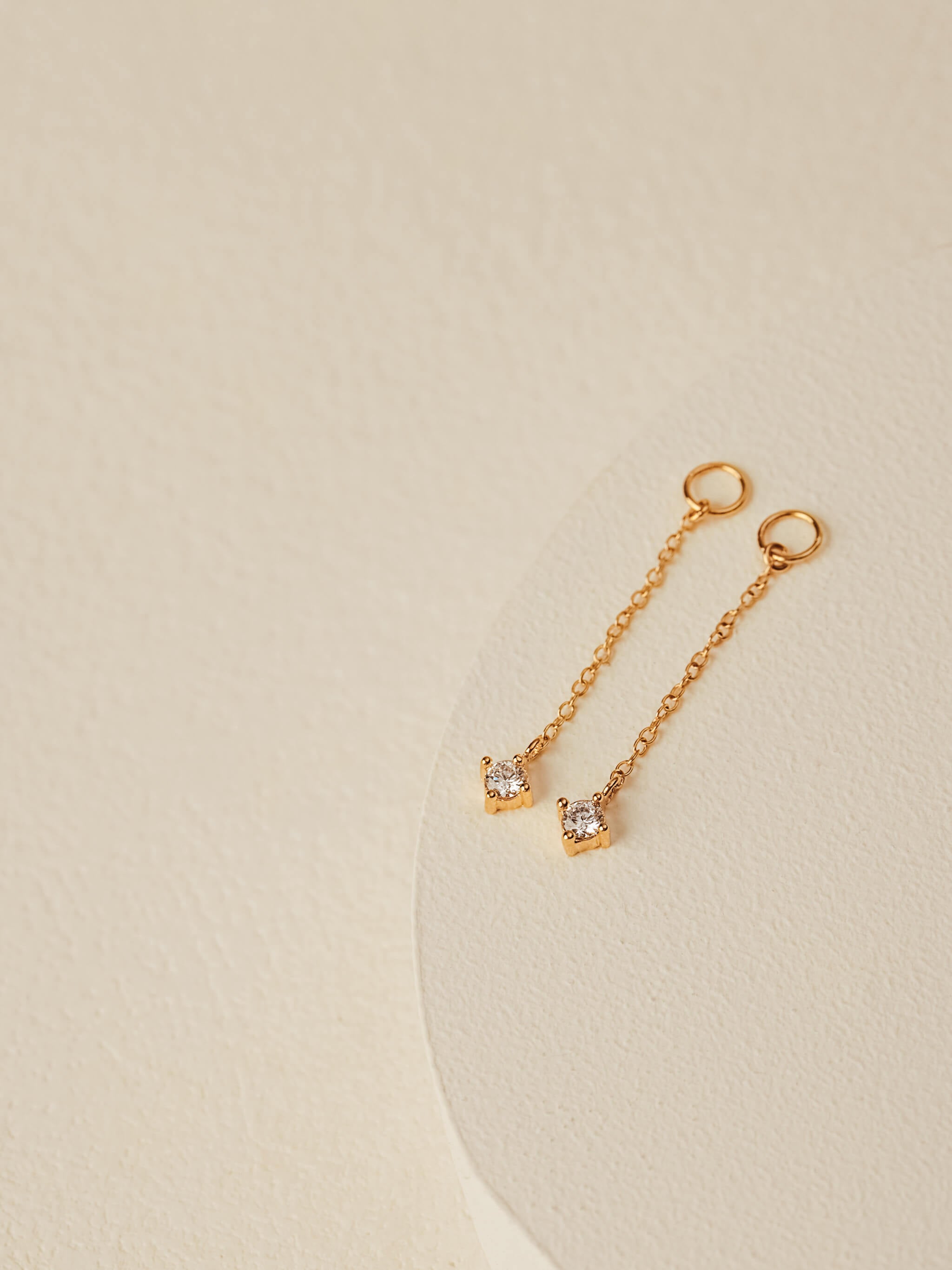 Solitaire Chain Huggie Charms in gold vermeil